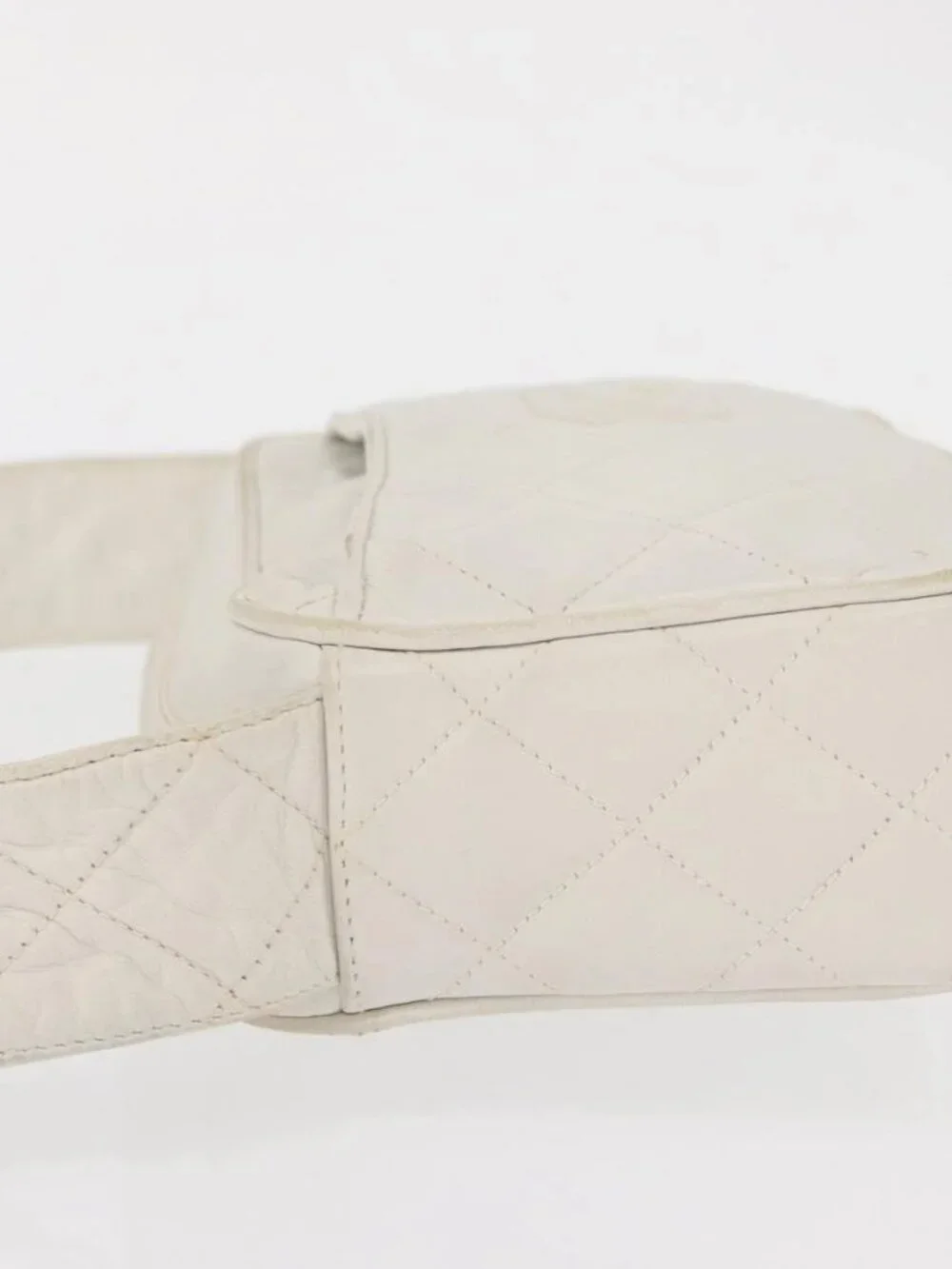CHANEL Matelasse Shoulder Bag Lamb Skin White Gold CC Auth BA9689